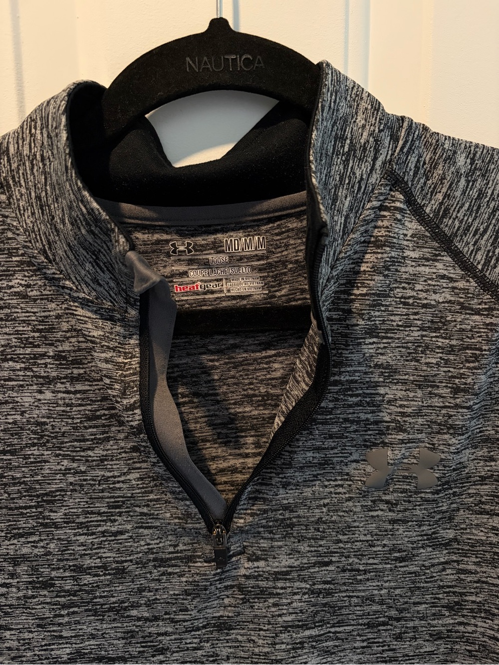 Under Armour Men's Gray Quarter-Zip Golf or Athletic Light Weight Sweater - Picture 2 of 2